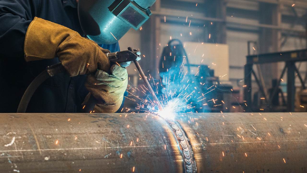 MIG pipe welding in sharjah,ajman ummal Quawin , Dubai
